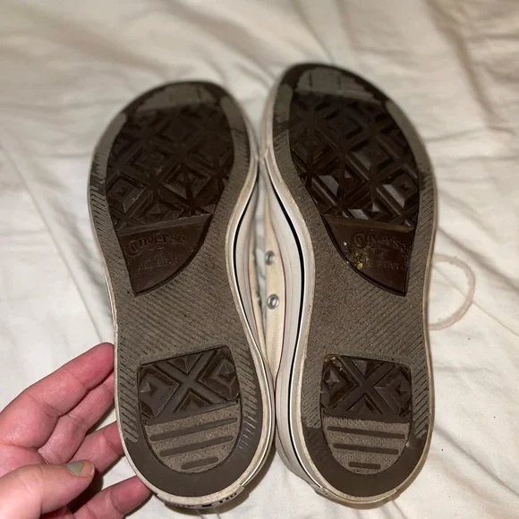 Converse Shoes Men’s 7 Women’s 9 - Picture 3 of 8